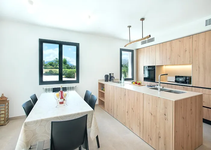 Owl Vinya Frares - Luxury Retreat Willa